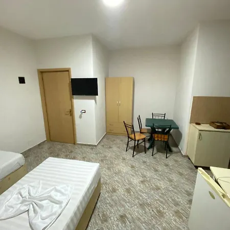 Hotel Grey Golem (Tirana)