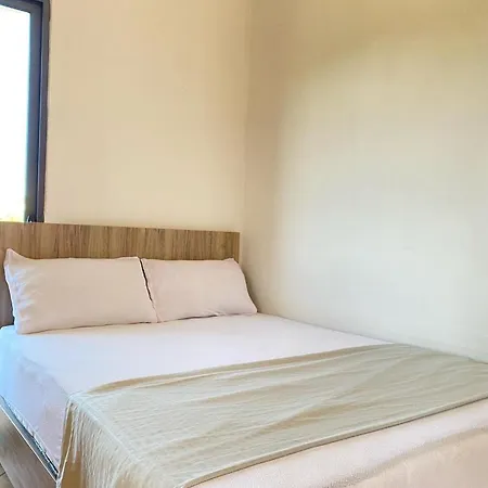 Hotel Grey Golem (Tirana)