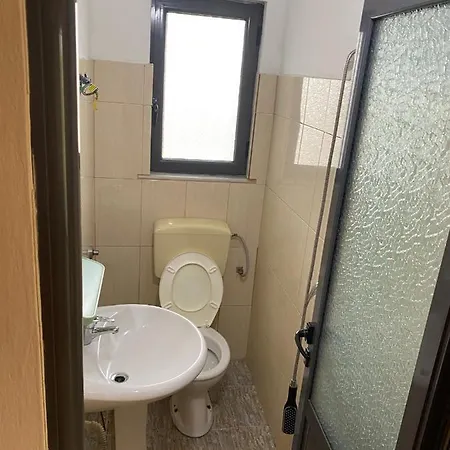 Hotel Grey Golem (Tirana)